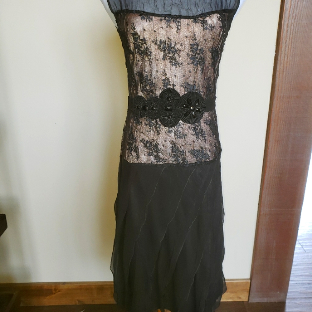 NWT gorgeous Komarov dress with belt